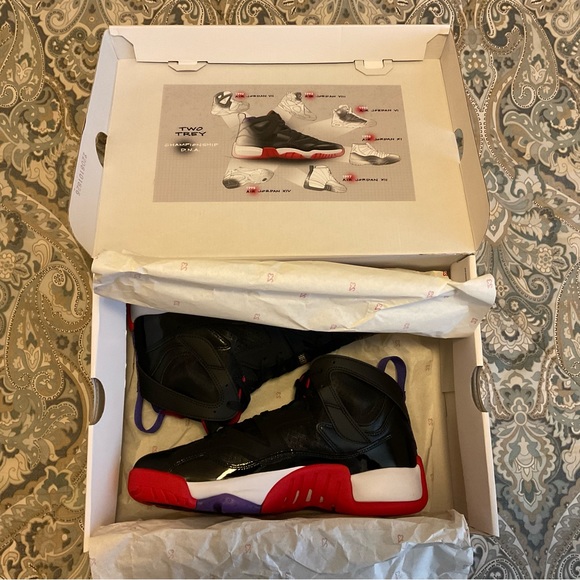 New Air Jordan Jumpman Two Trey DR 9631-001 Basketball Shoes Womens Sz 9.5 - Picture 3 of 16